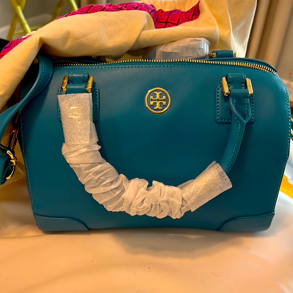 New with tags. Great summer  satchel bag